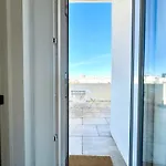 Out Saldanha Апартаменты Лиссабон