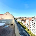 Out Saldanha * Лиссабон