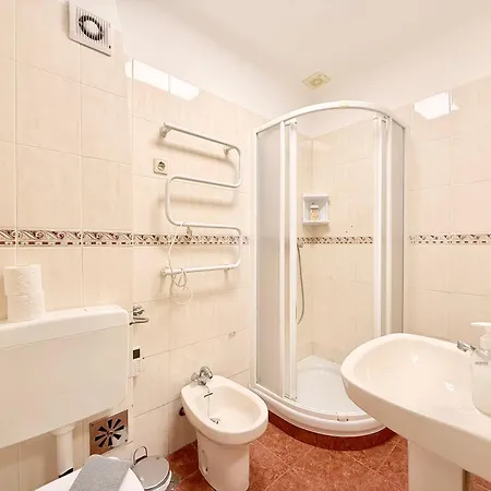 Out Saldanha Apartman